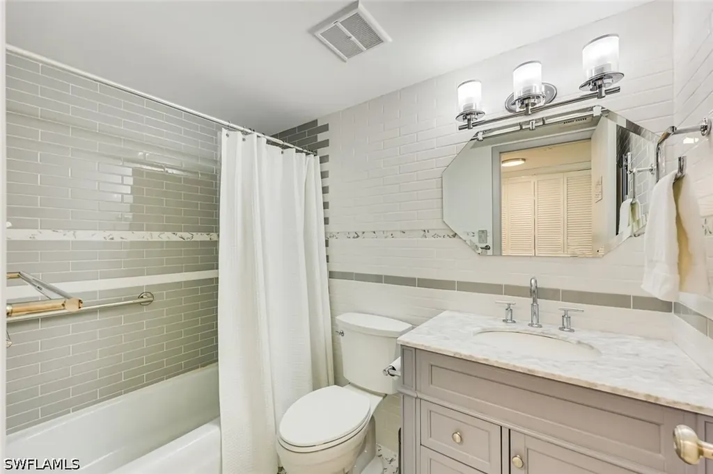 5 High Point Circle W Naples FL 34103