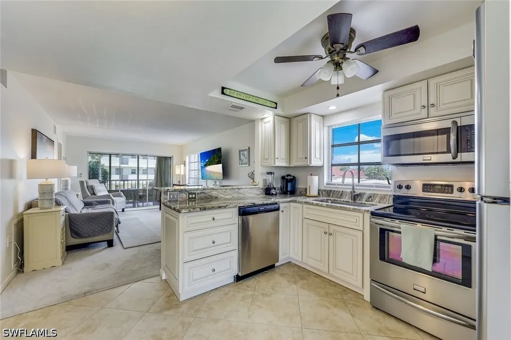 5 High Point Circle W Naples FL 34103