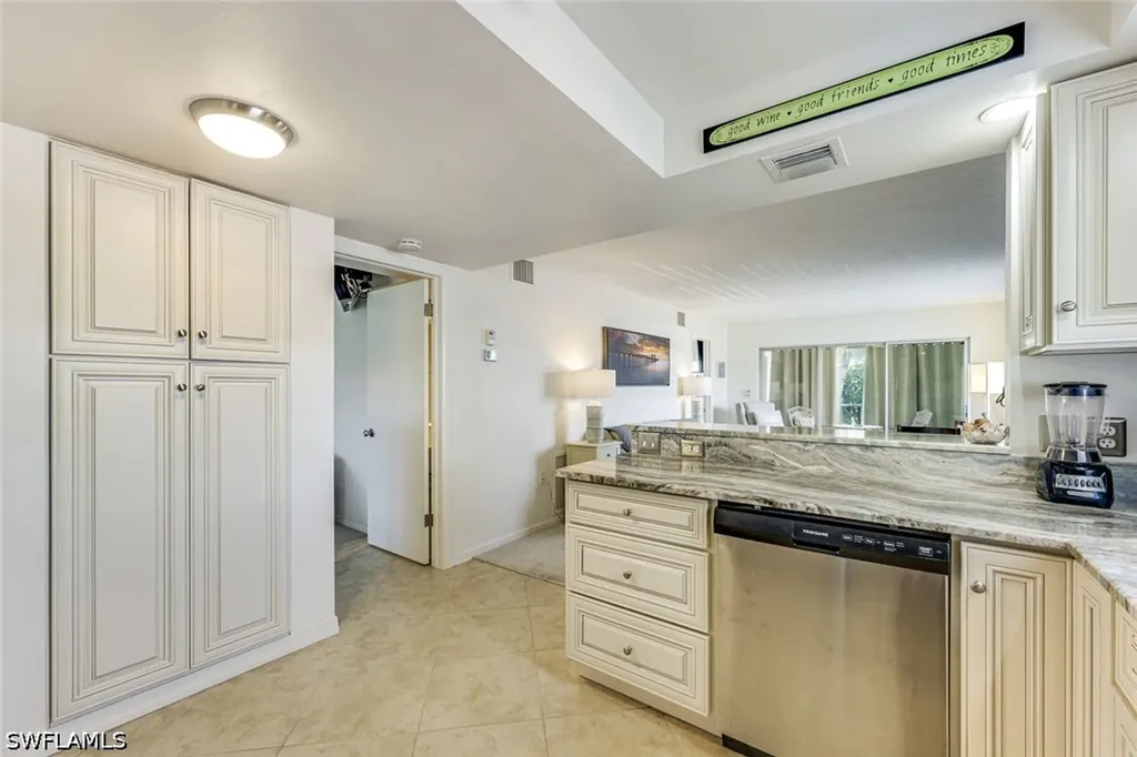 5 High Point Circle W Naples FL 34103