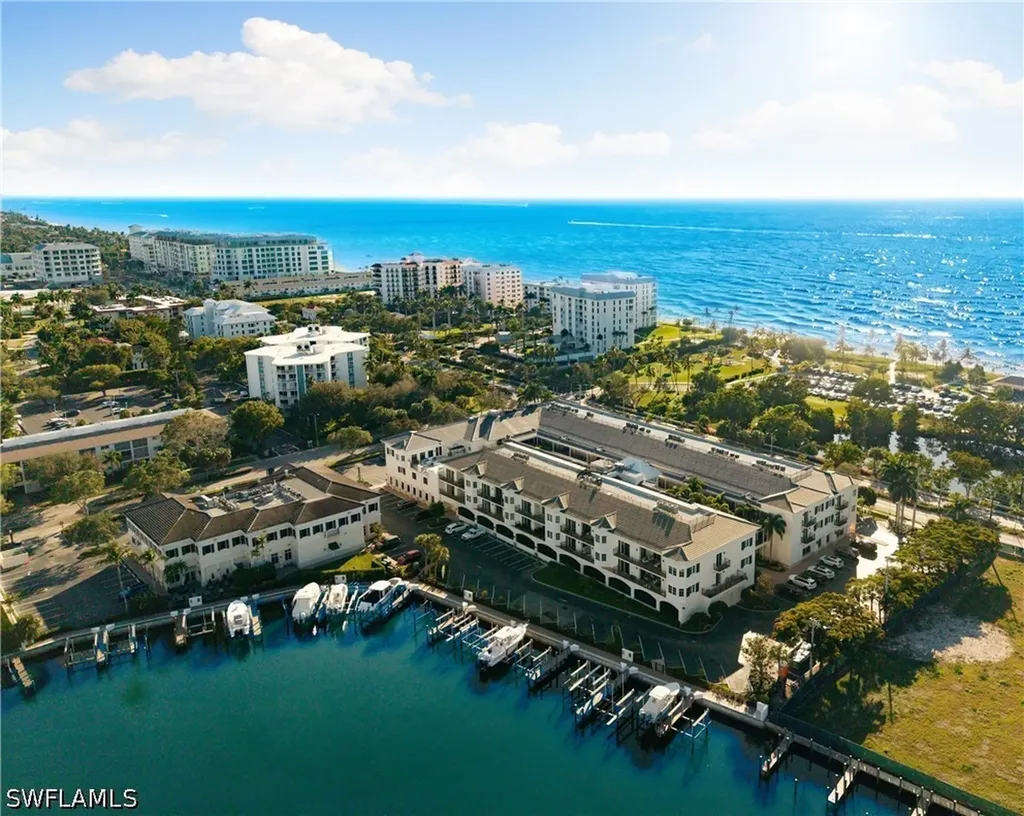 Naples FL, 1400 Gulf Shore Boulevard N, Unit 201