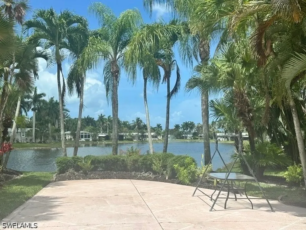 1404 Pearl Lake Point Naples FL 34114
