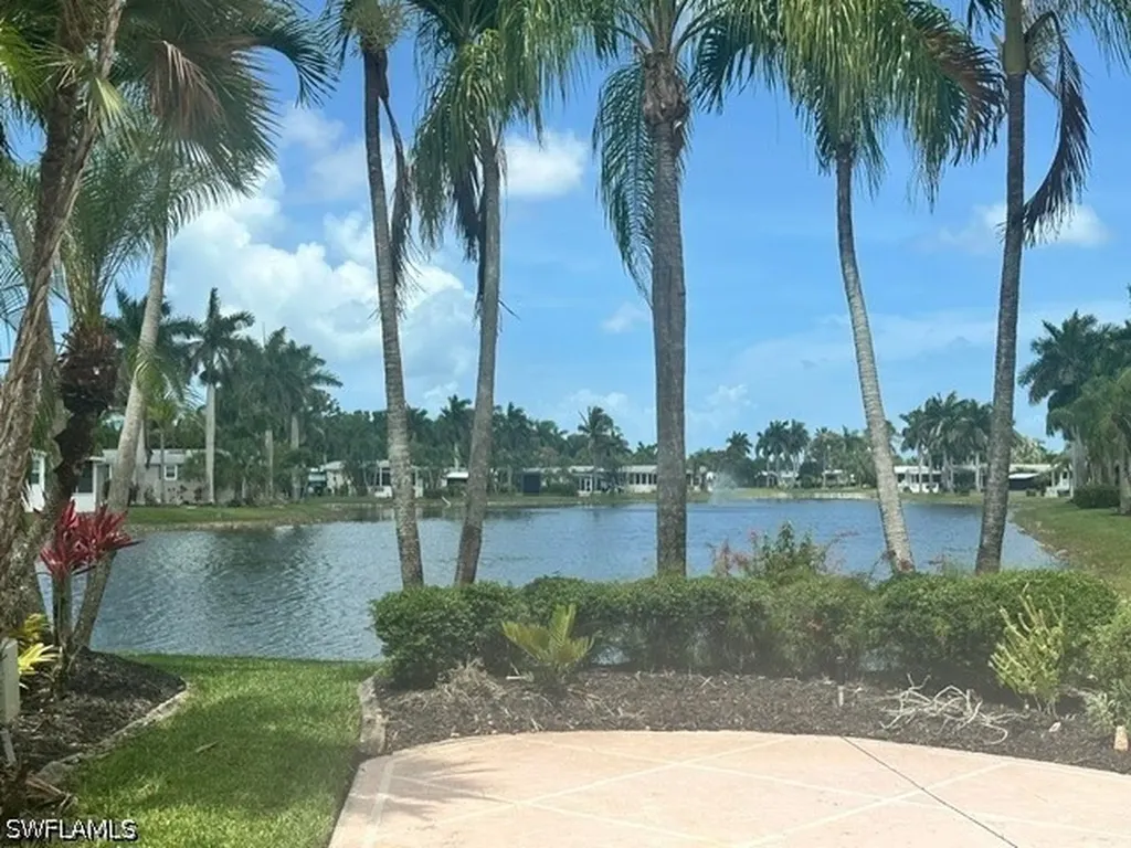 1404 Pearl Lake Point Naples FL 34114