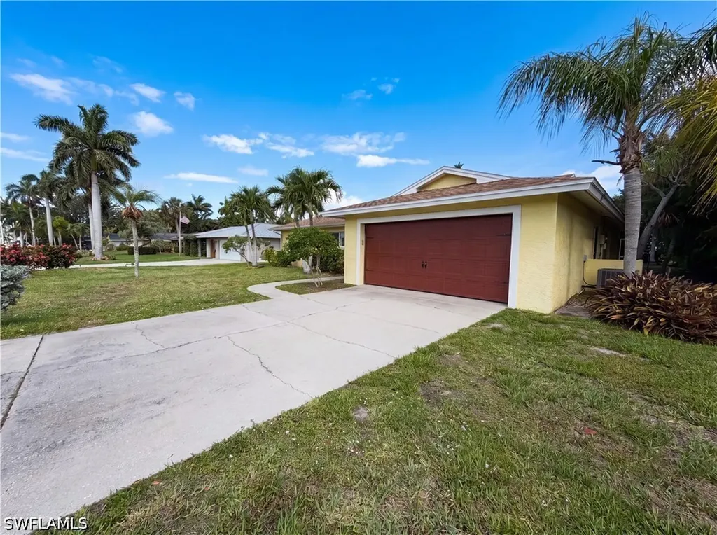 5644 Eichen Circle W Fort Myers FL 33919