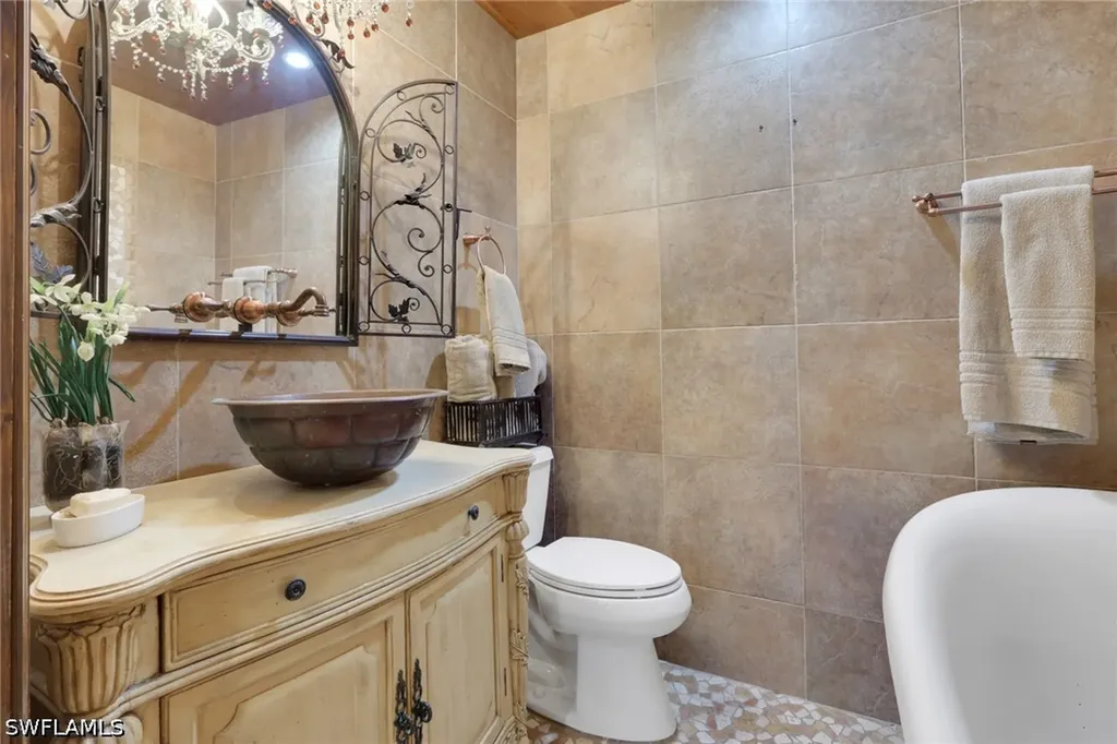 1533 Chesapeake Avenue Naples FL 34102