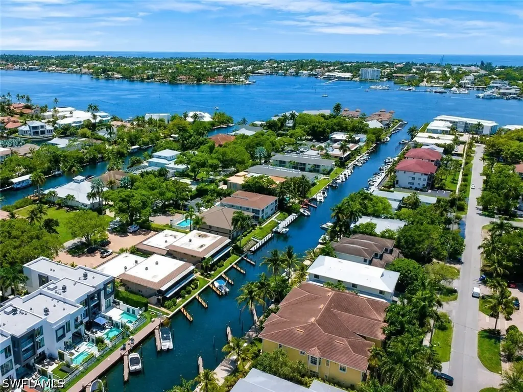 1533 Chesapeake Avenue Naples FL 34102