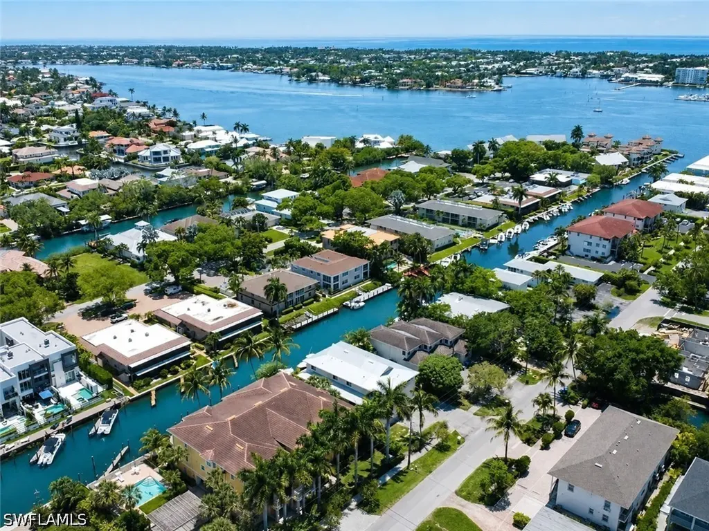 1533 Chesapeake Avenue Naples FL 34102