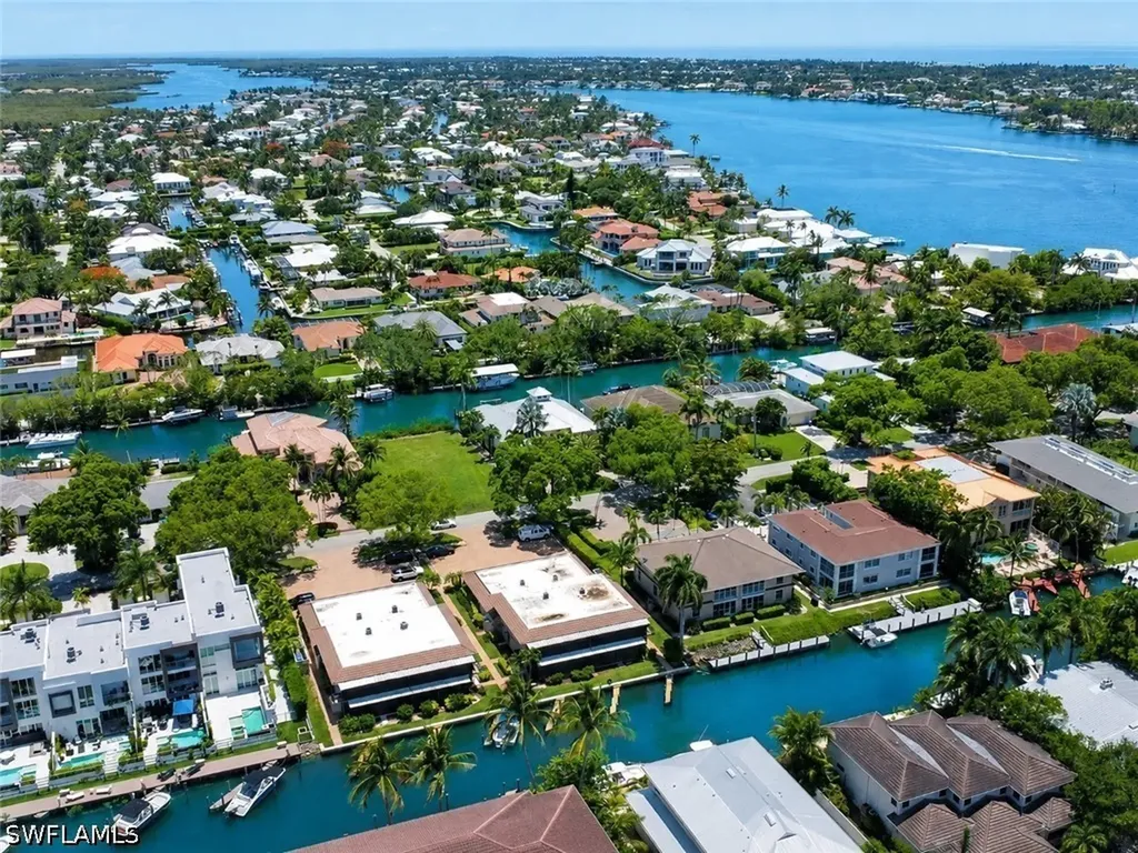 1533 Chesapeake Avenue Naples FL 34102