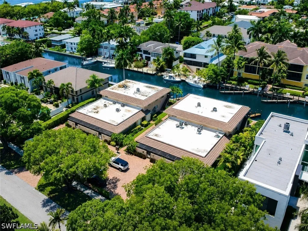 1533 Chesapeake Avenue Naples FL 34102
