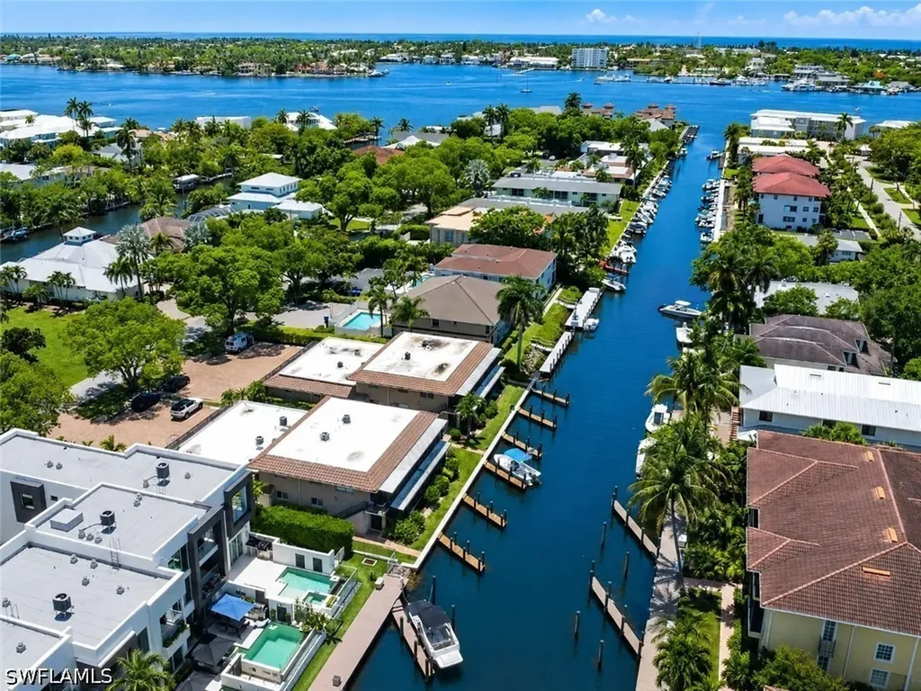 1533 Chesapeake Avenue Naples FL 34102
