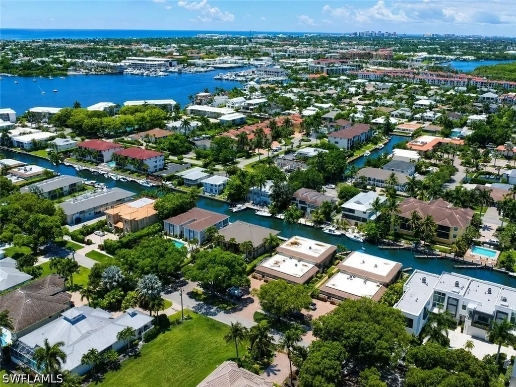 1533 Chesapeake Avenue Naples FL 34102