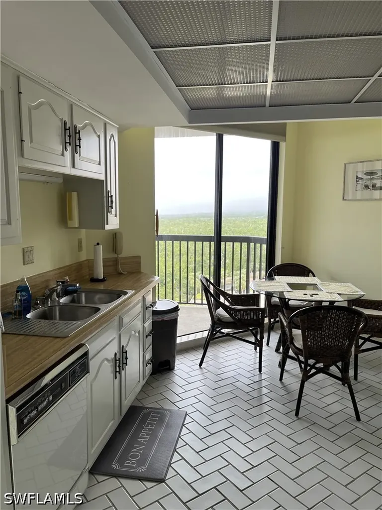 6075 Pelican Bay Boulevard Naples FL 34108