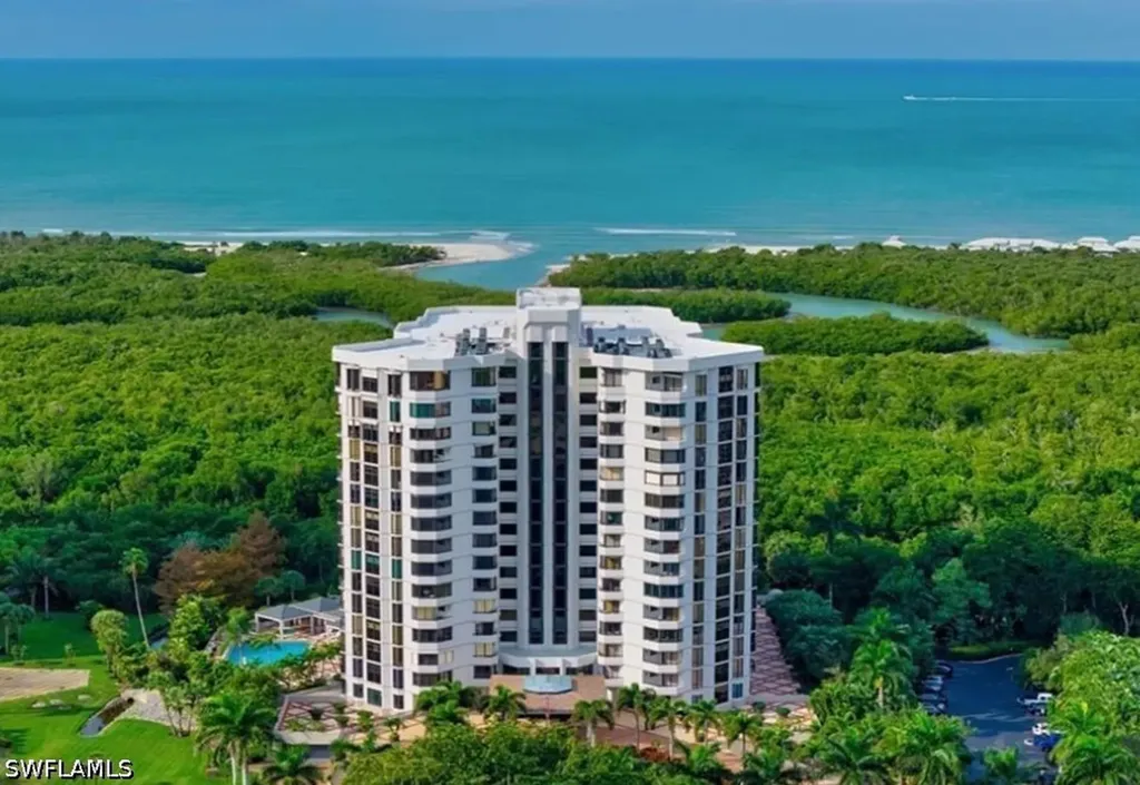 6075 Pelican Bay Boulevard Naples FL 34108