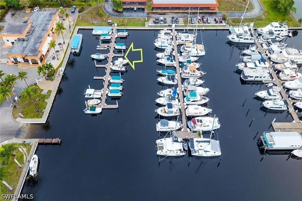 525 Newport Drive Naples FL 34114