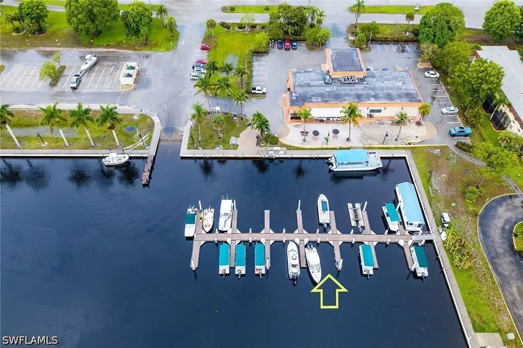 525 Newport Drive Naples FL 34114