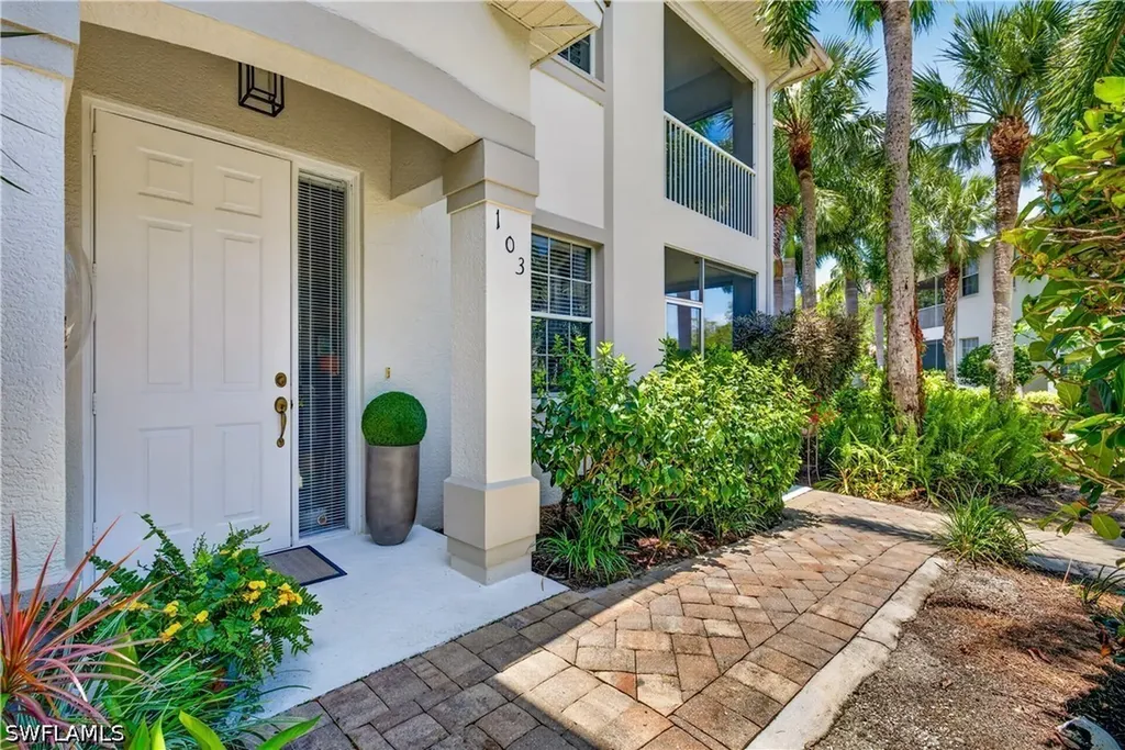 5035 Yacht Harbor Drive Naples FL 34112