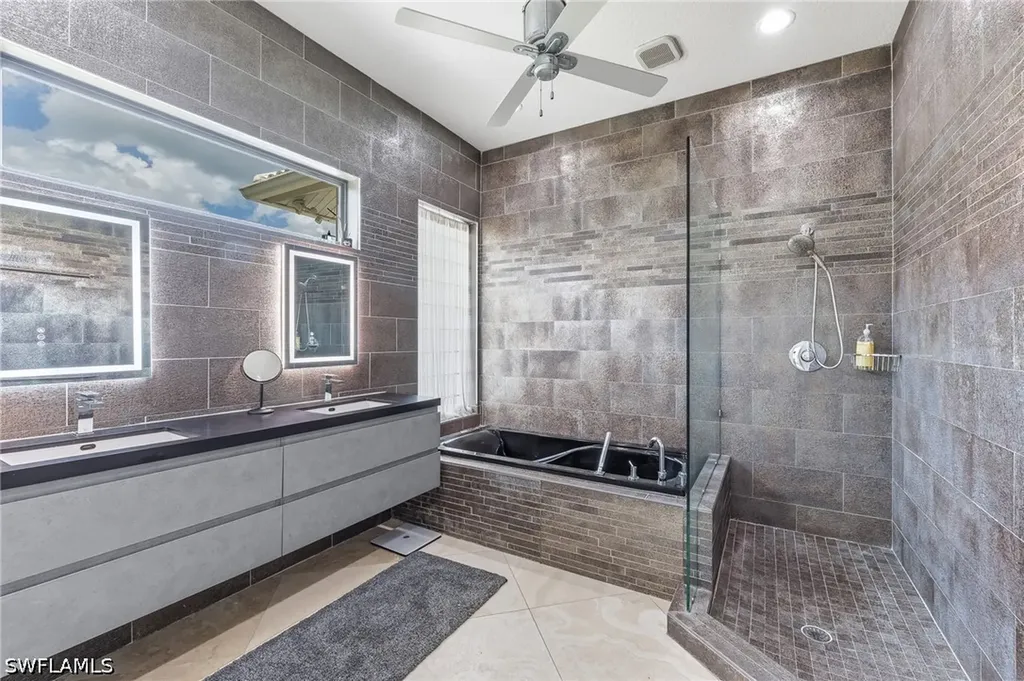 2205 Noble Court Naples FL 34110