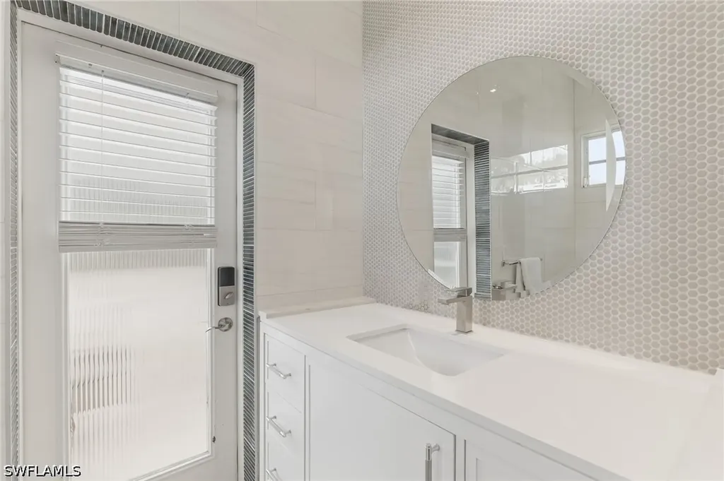 2205 Noble Court Naples FL 34110