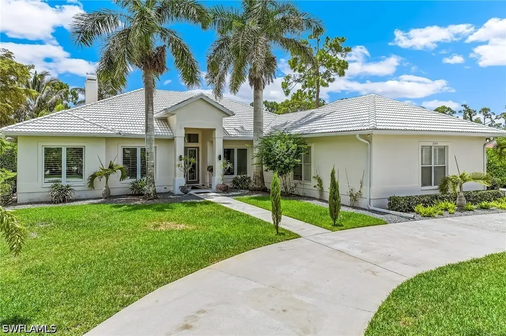 2205 Noble Court Naples FL 34110
