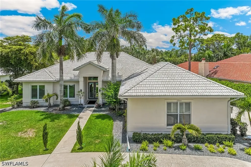 2205 Noble Court Naples FL 34110
