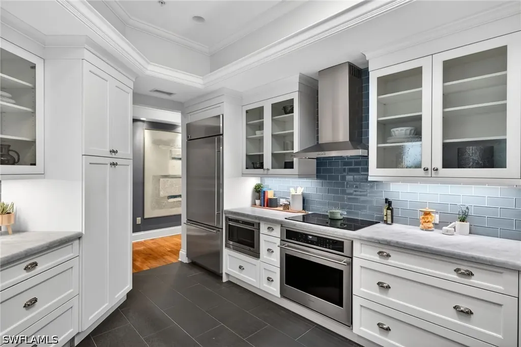 625 5th Avenue S Naples FL 34102