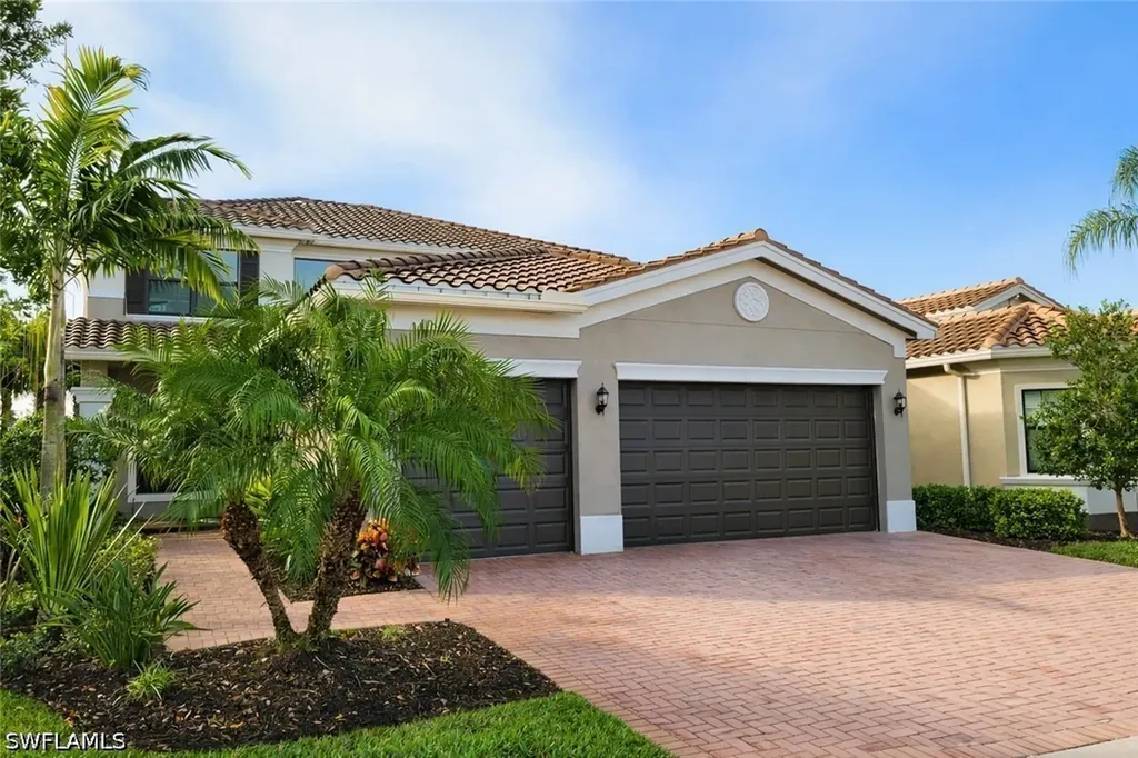13728 Luna Drive Naples FL 34109