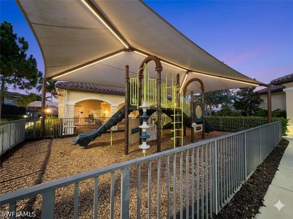 13728 Luna Drive Naples FL 34109