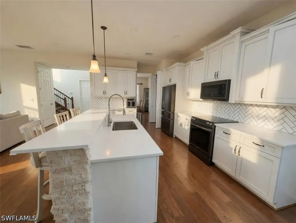 13728 Luna Drive Naples FL 34109