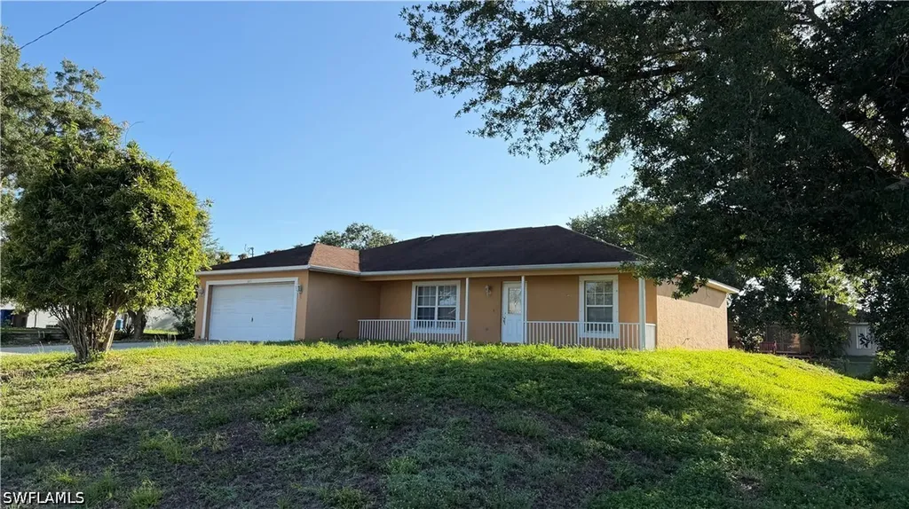 663 Dubarry Avenue S Lehigh Acres FL 33974