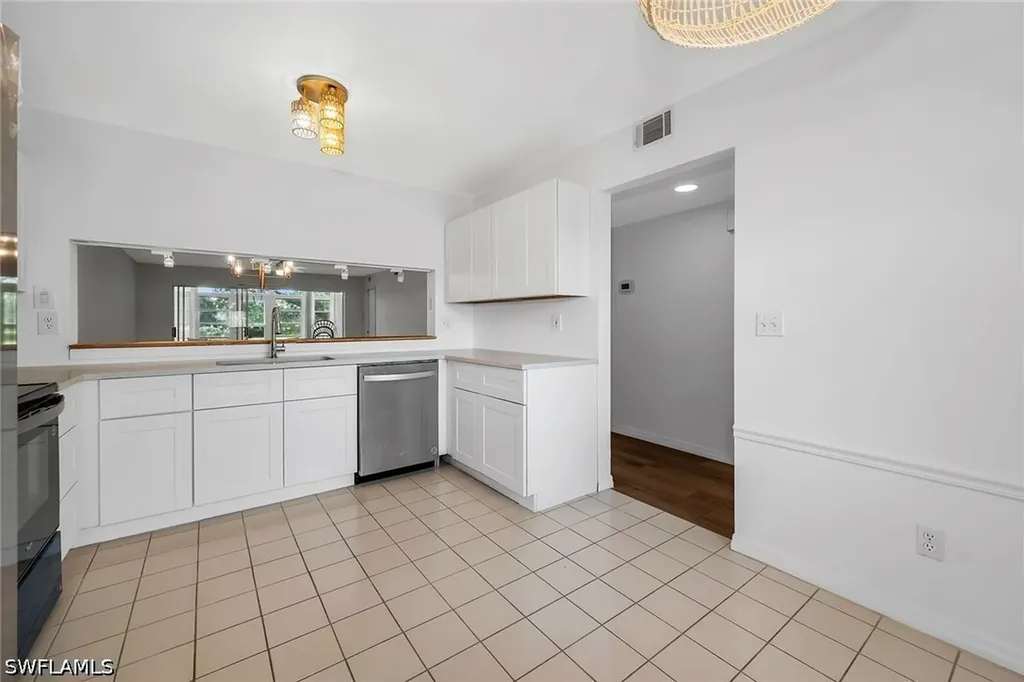 208 Furse Lakes Circle Naples FL 34104