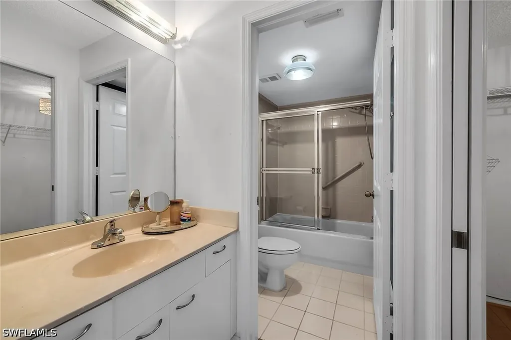 208 Furse Lakes Circle Naples FL 34104