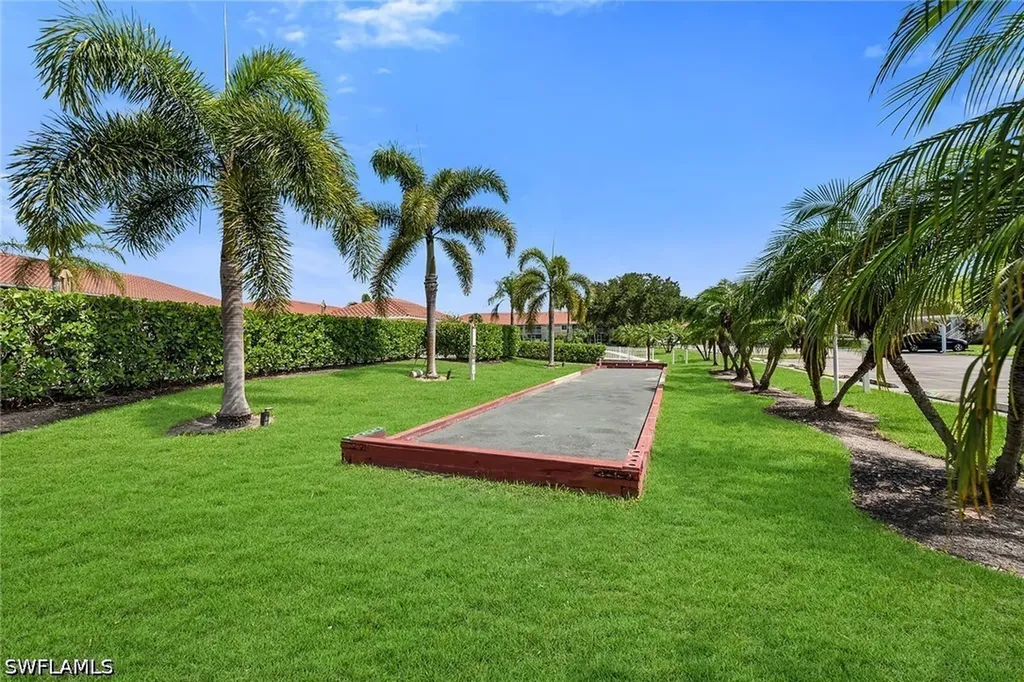 208 Furse Lakes Circle Naples FL 34104