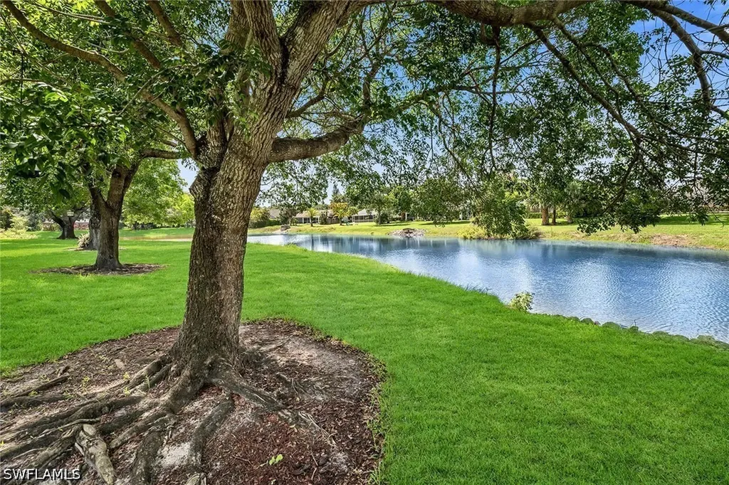 208 Furse Lakes Circle Naples FL 34104