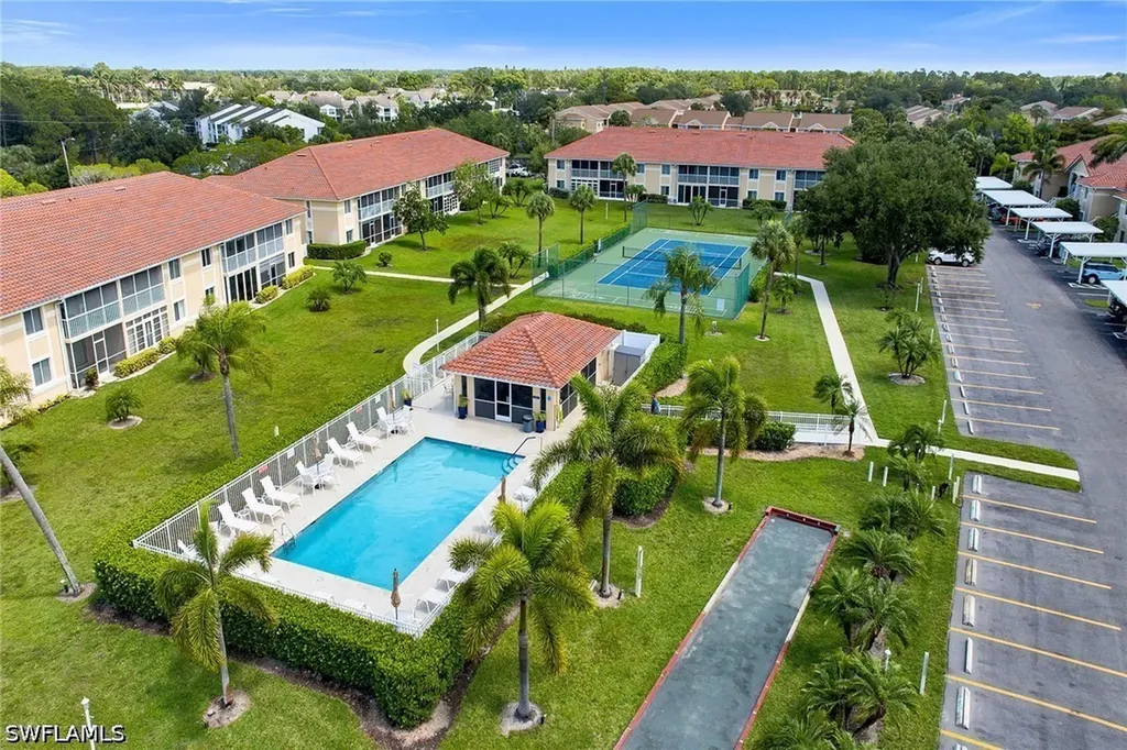 208 Furse Lakes Circle Naples FL 34104