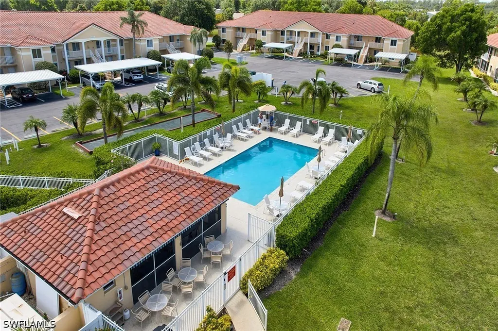 208 Furse Lakes Circle Naples FL 34104
