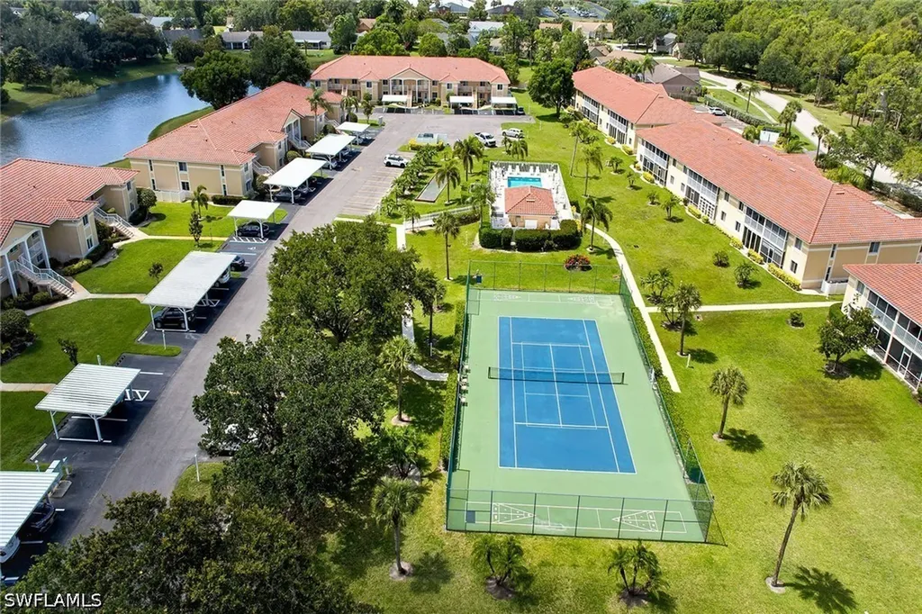 208 Furse Lakes Circle Naples FL 34104