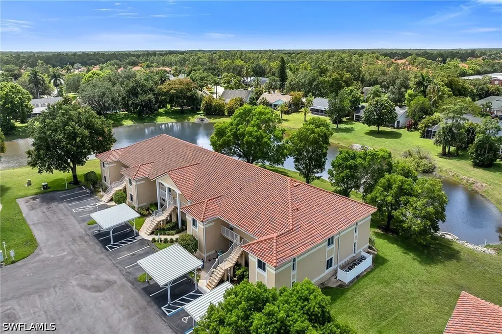 208 Furse Lakes Circle Naples FL 34104