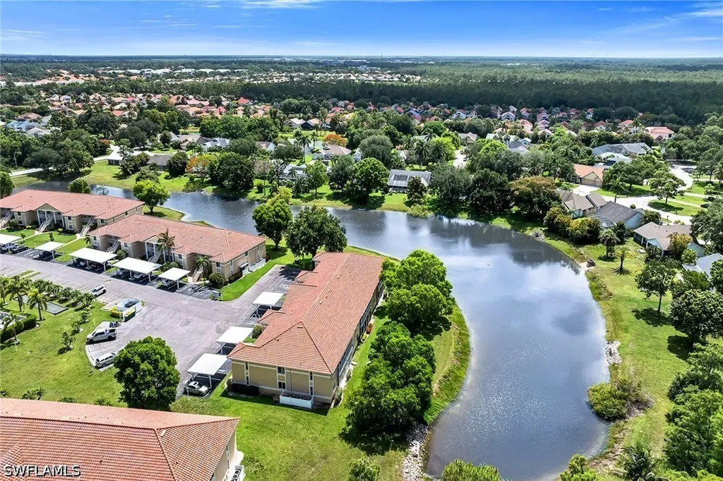 208 Furse Lakes Circle Naples FL 34104