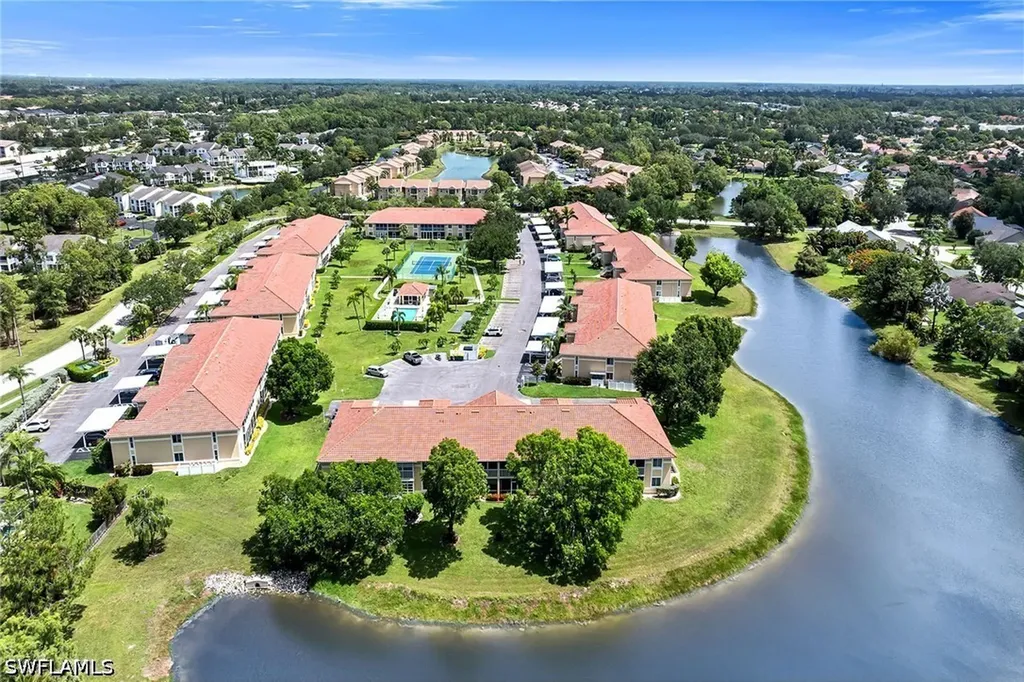 208 Furse Lakes Circle Naples FL 34104