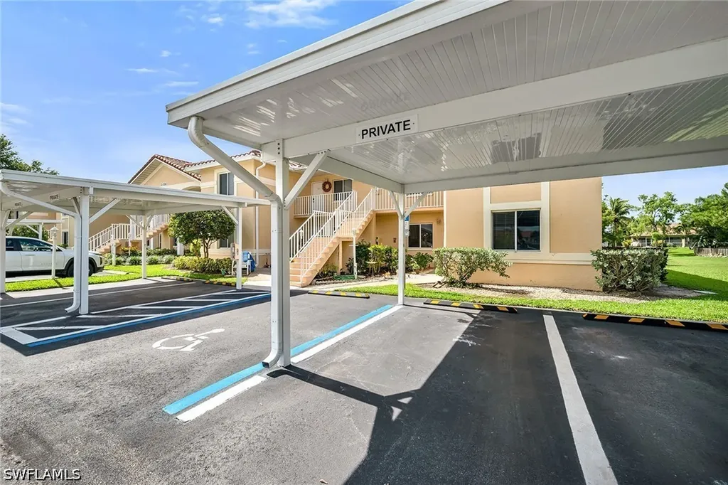 208 Furse Lakes Circle Naples FL 34104