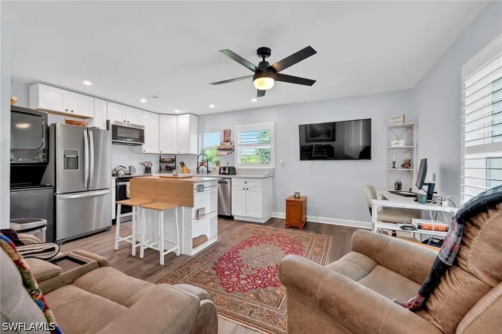 260 20th Avenue NE Naples FL 34120