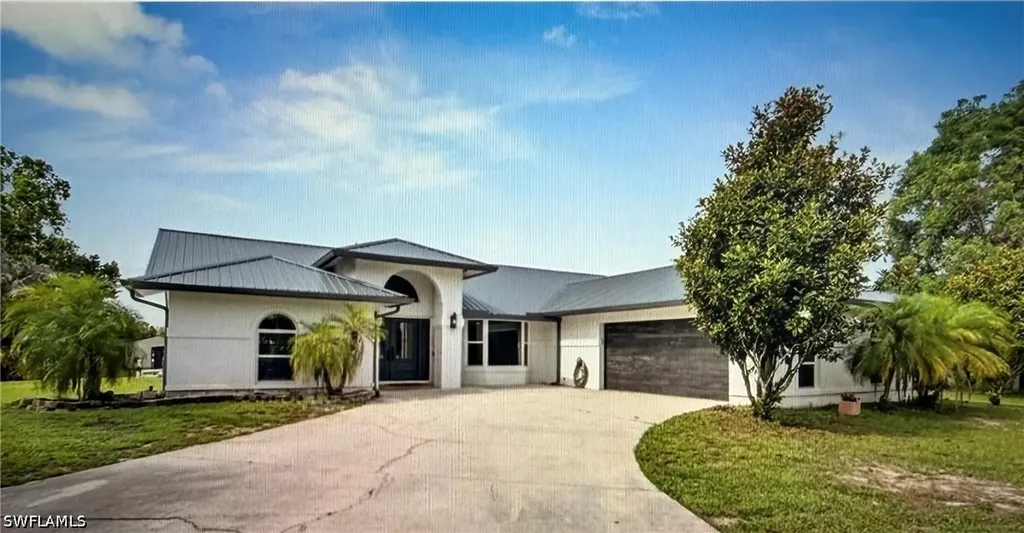 260 20th Avenue NE Naples FL 34120