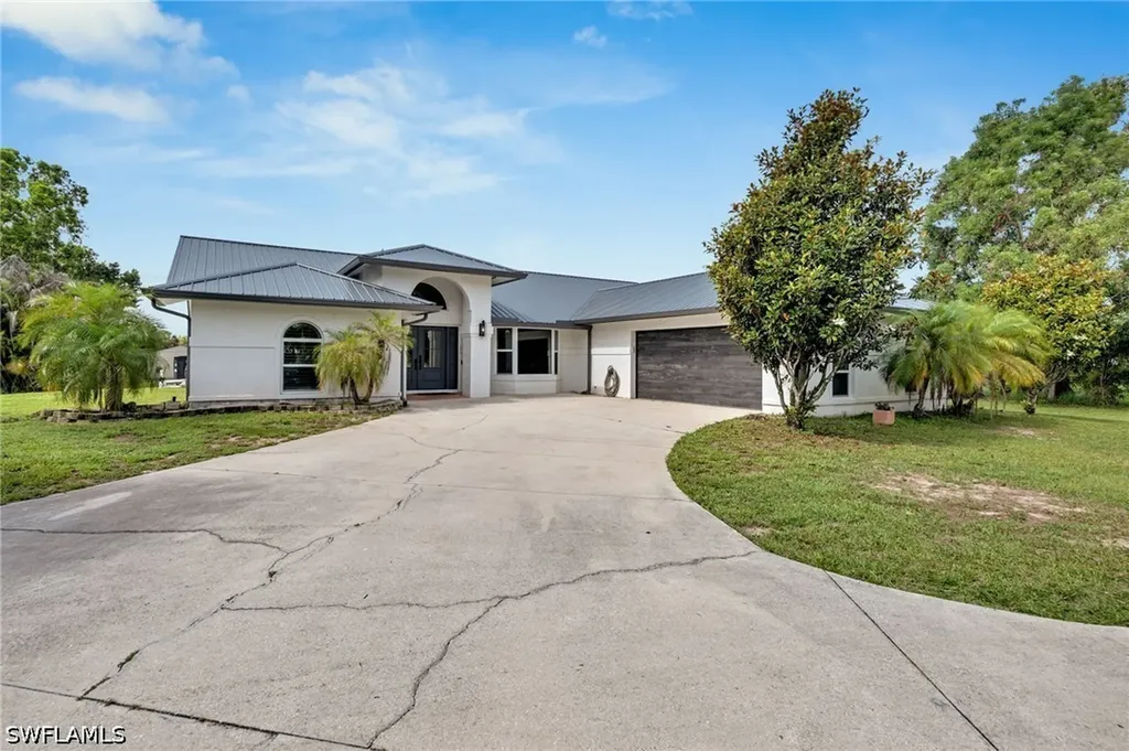 260 20th Avenue NE Naples FL 34120