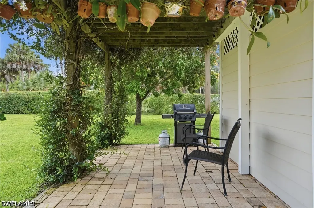 681 7th Street SW Naples FL 34117