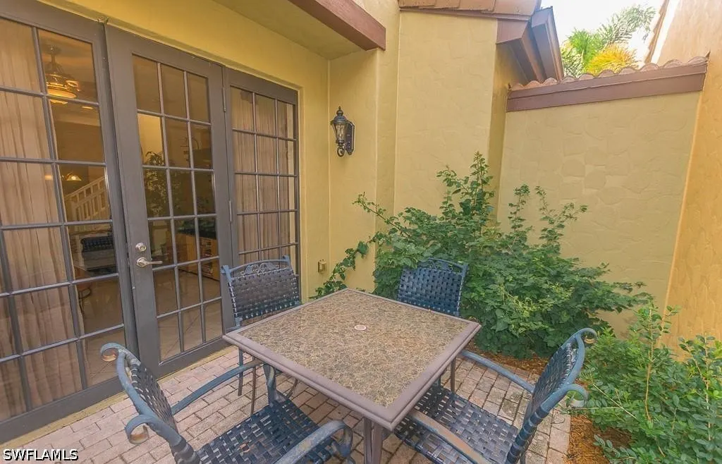 9102 Chula Vista Street Naples FL 34113