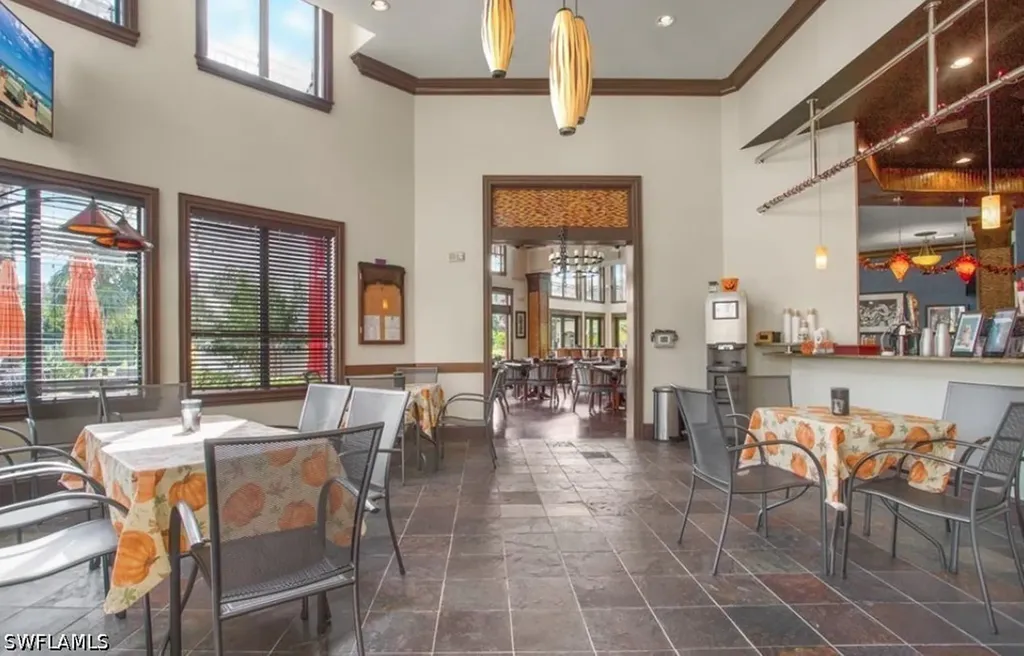9102 Chula Vista Street Naples FL 34113