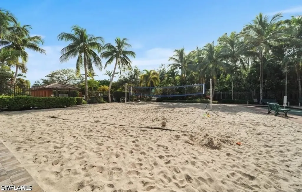 9102 Chula Vista Street Naples FL 34113