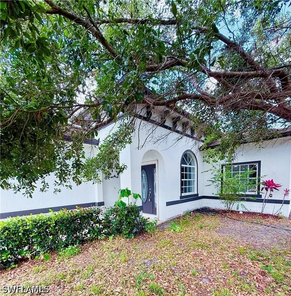 3465 Everglades Boulevard N Naples FL 34120