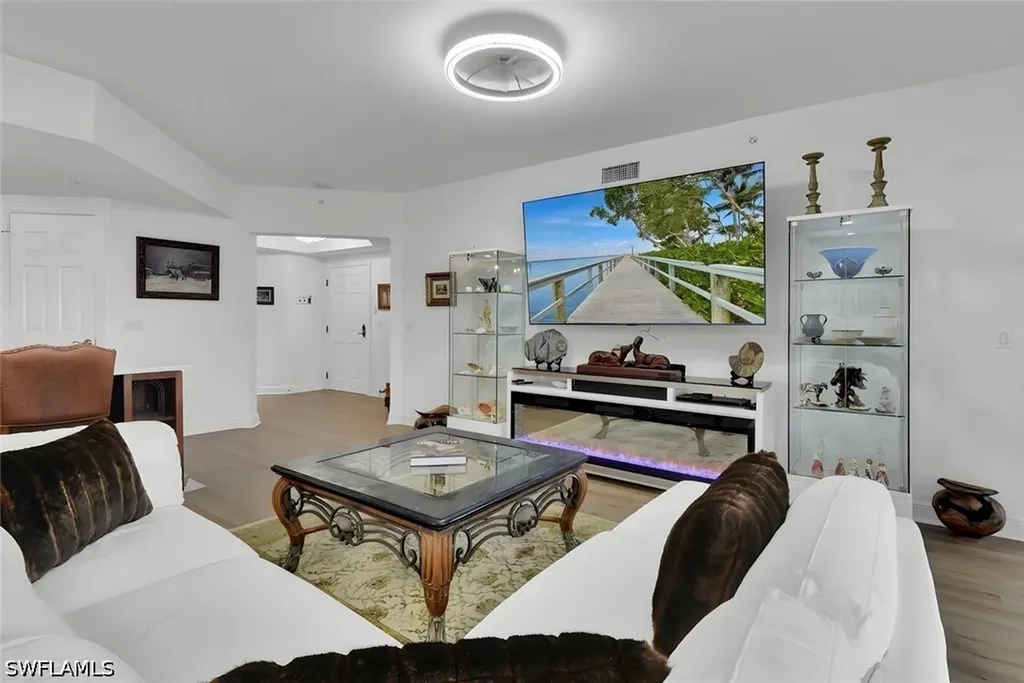 1065 Borghese Lane Naples FL 34114