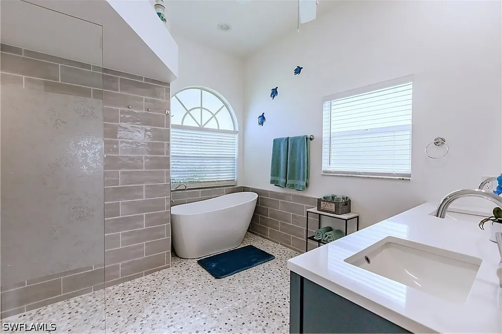 2910 SW 37th Terrace Cape Coral FL 33914