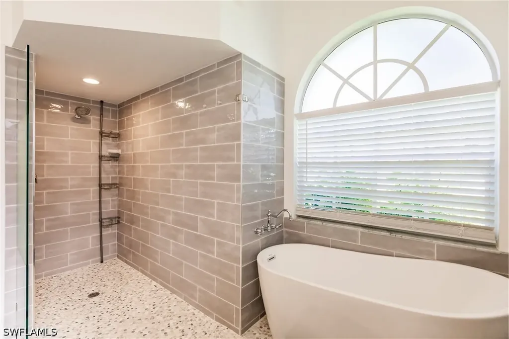 2910 SW 37th Terrace Cape Coral FL 33914